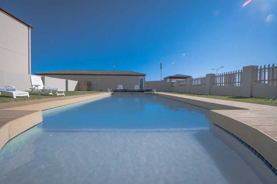 2 Bedroom Property for Sale in Big Bay Western Cape